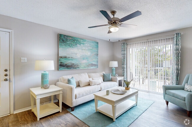 2BD 2BA 1,050 SF