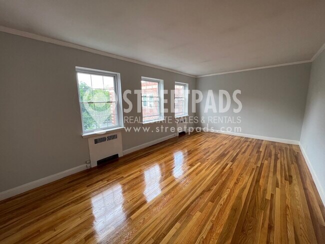 Photo - 1153 Beacon St Unit 4