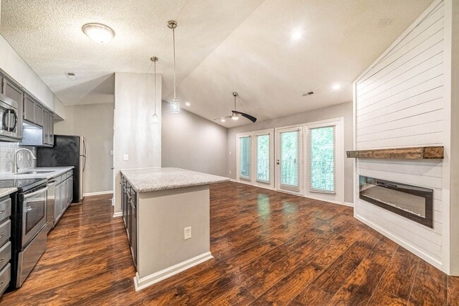Photo - 1320 Park Glen Dr