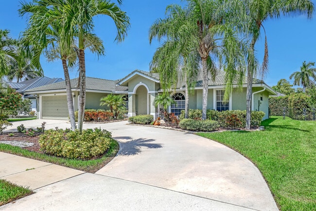 Photo - 133 Black Olive Crescent
