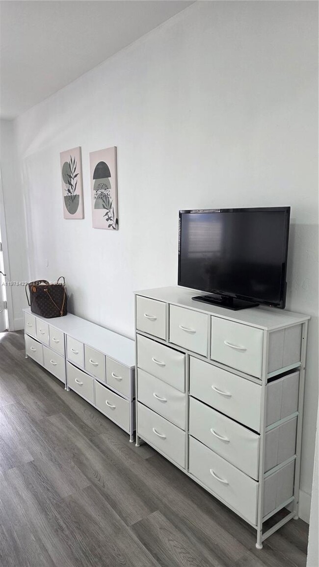 Photo - 761 Euclid Ave Unit 4