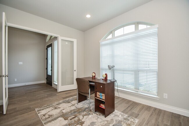 Photo - 10131 Napier Dr