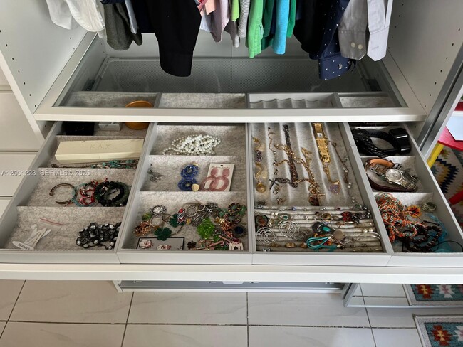 Photo - 280 SW 20th Rd Unidad 504