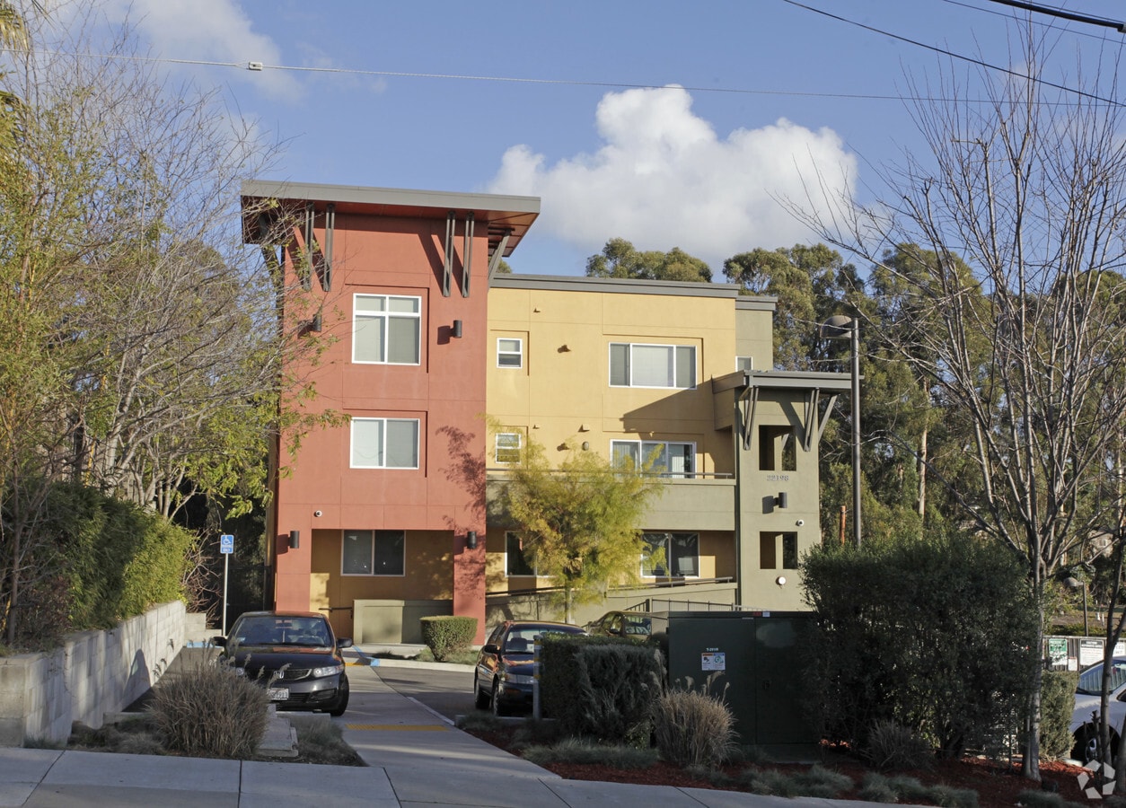 Photo - Lorenzo Creek Apartments
