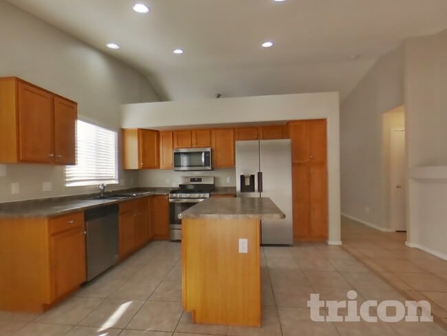 Photo - 5521 N 103rd Dr