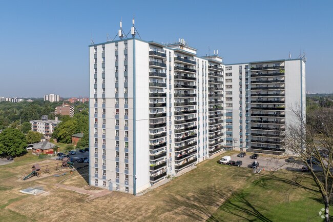1577, avenue Lawrence Ouest - 1577 Lawrence Avenue West