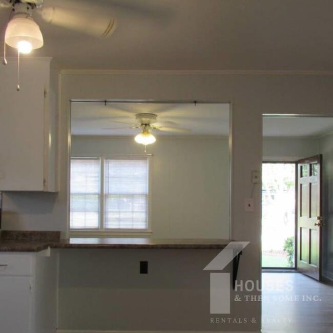 Photo - 123 Abbotsford Dr