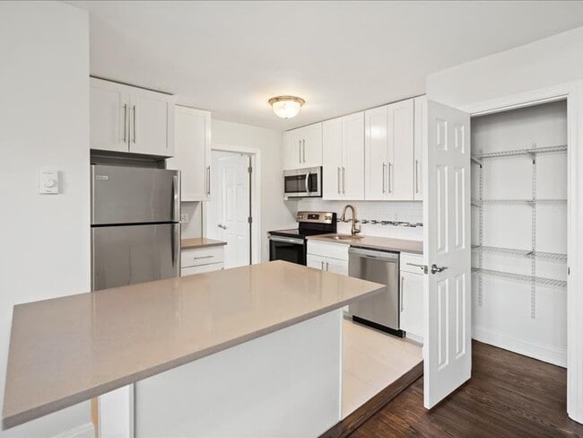 Photo - Chelsea Court