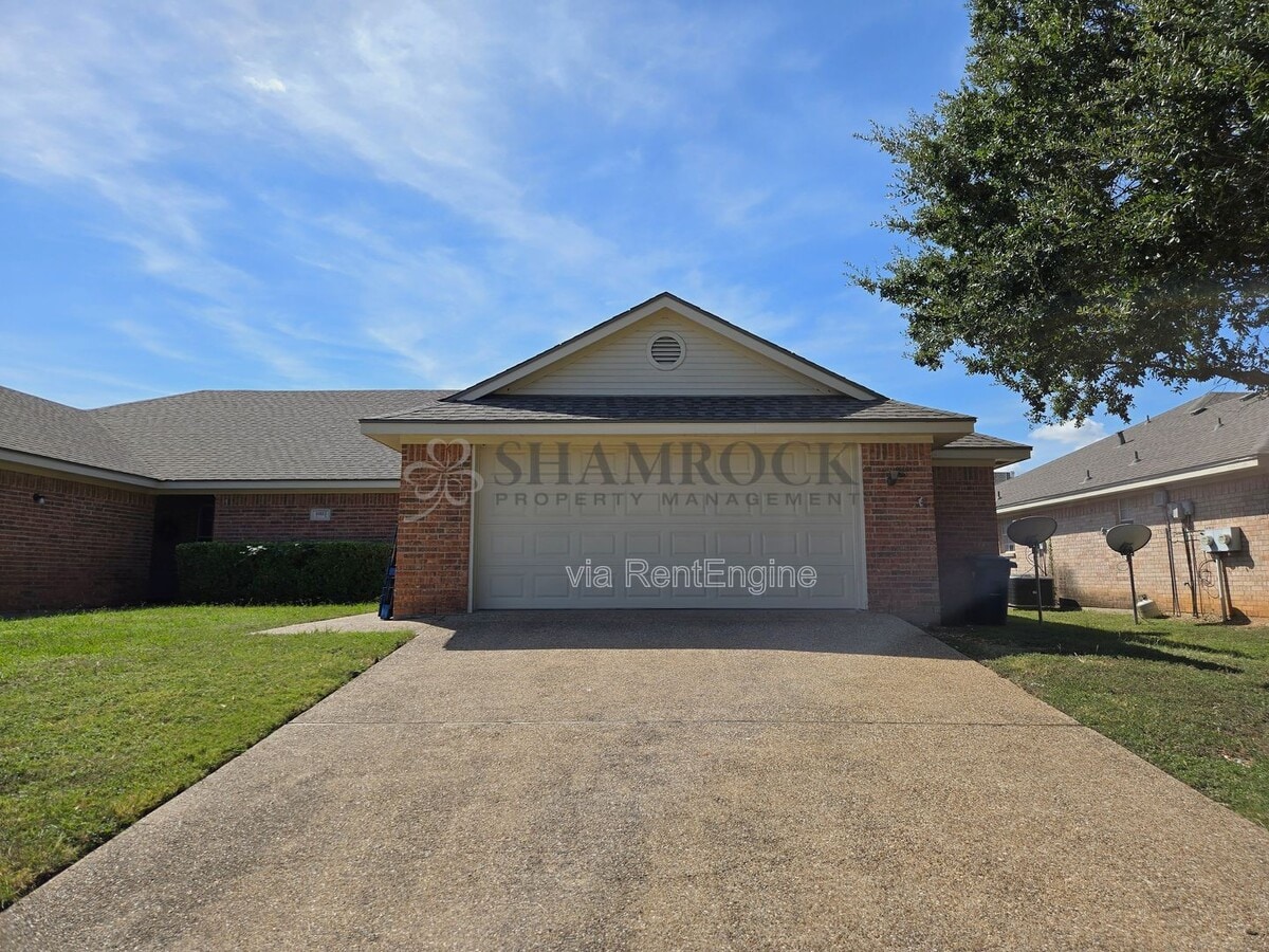 Photo - 10113 Valencia Dr