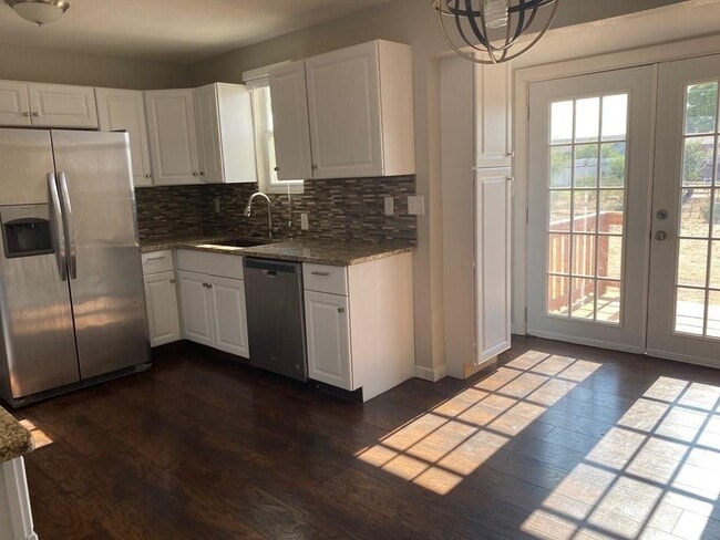 Photo - 3621 Spruce Ave