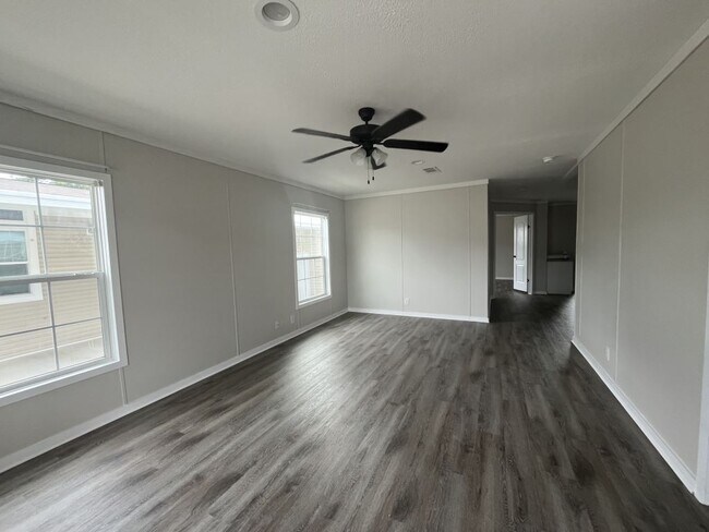 Photo - 266 Mongoose Ln