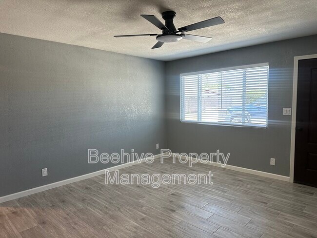 Photo - 1315 W 4th St