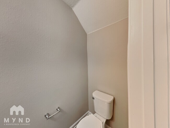 Photo - 752 Henley Ct