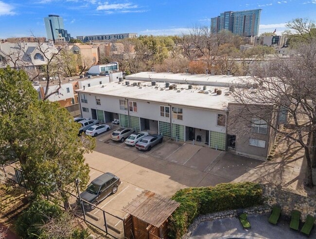 Building Photo - 4241 Buena Vista St Unit 14