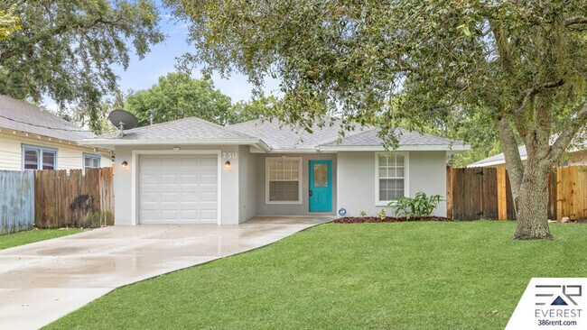 Photo - 730 Flora St