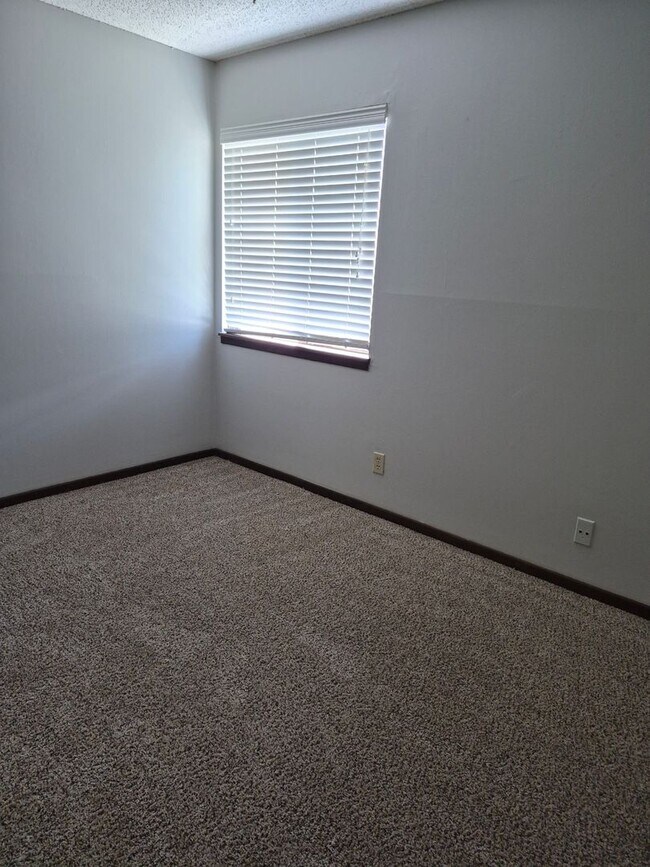 Hillsdale Apartments