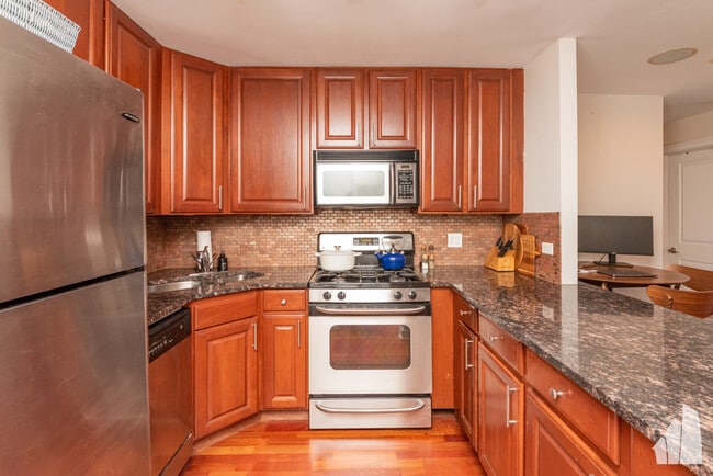 Building Photo - 3900 N Pine Grove Ave Unit 802 Rental
