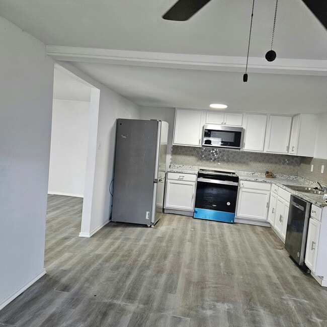 Photo - 1403 E 4th Ave