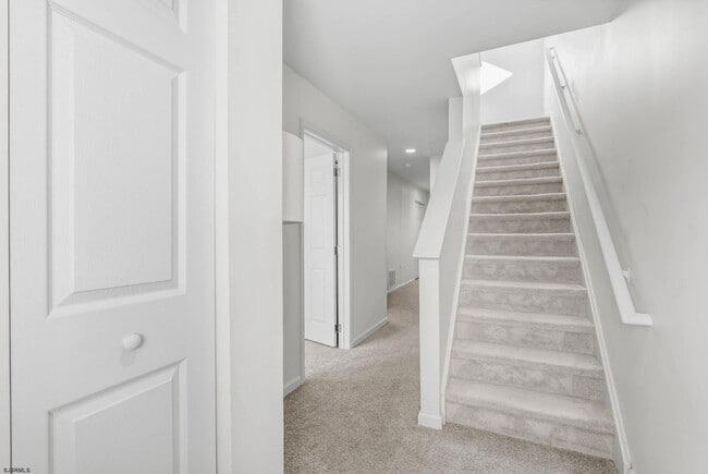 Photo - 413 W Beach Ave