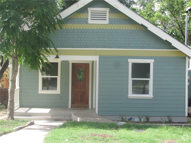 Building Photo - 2209 E 18th St Rental