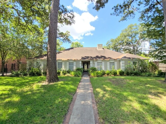 Building Photo - 139 Haversham Dr