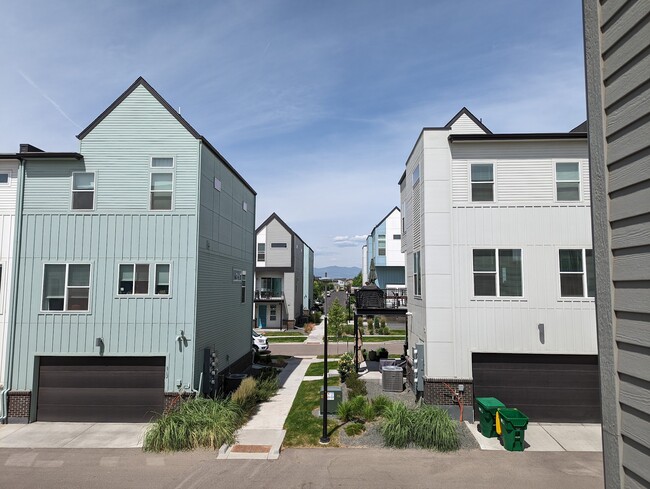 Photo - 1621 West 67th Cir