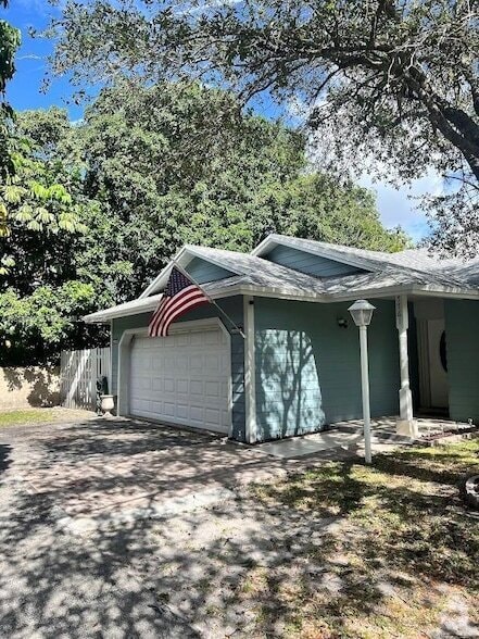 Building Photo - 7761 NW 4th St Rental