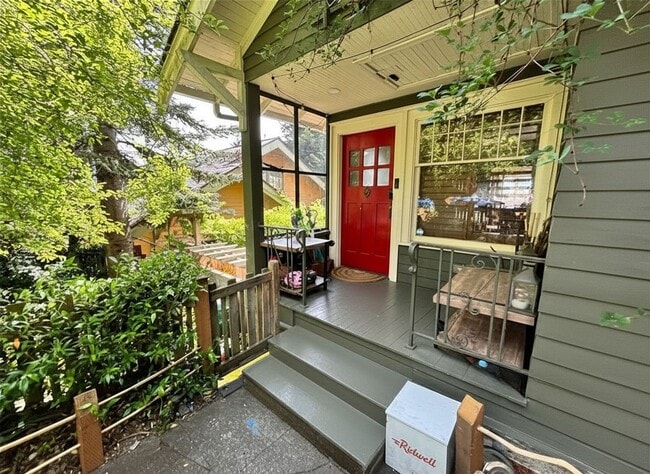 Building Photo - 4Bd/2.75Ba Seattle Home