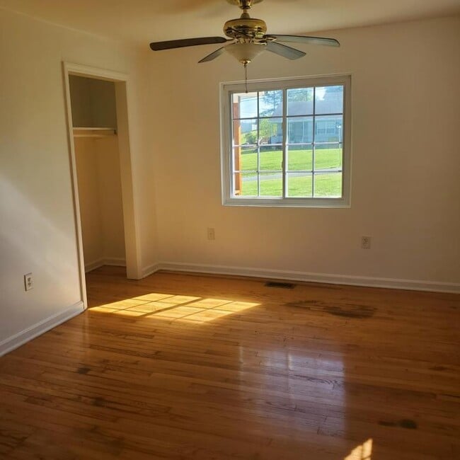 Photo - 766 Borden Rd