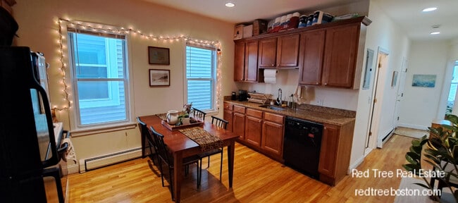 Building Photo - 145 Hillside St Unit 2