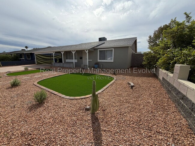 2518 N 58th Dr