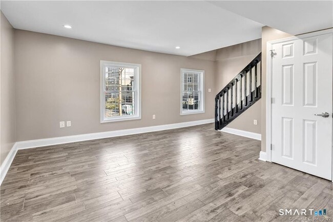 Photo - 418 Howe Ave