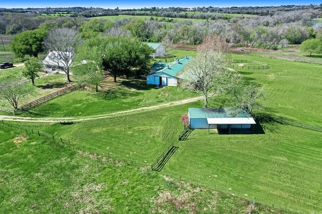 Photo - 1712 Lynn Rd