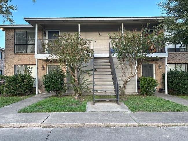 Photo - 120 Regency Ave Apartments Unit B
