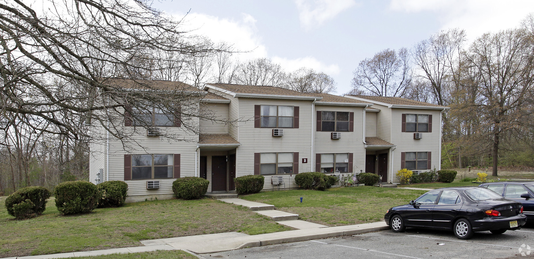 Photo - Maplewood Apartments