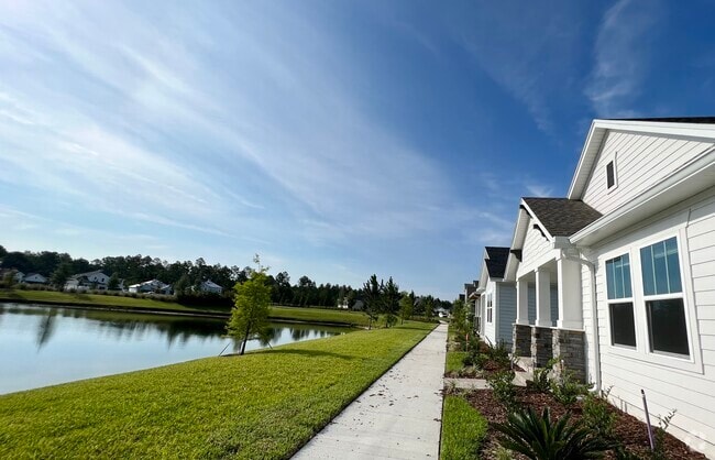Building Photo - 207 Chalet Ct Rental