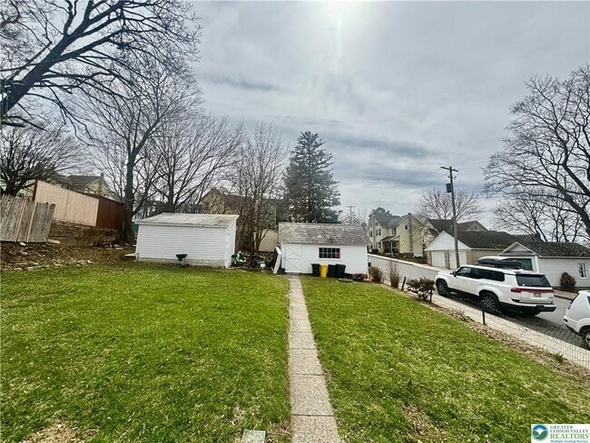 Photo - 206 Messinger St Unidad First floor