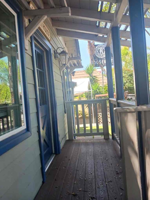 Photo - 3085 Roosevelt St