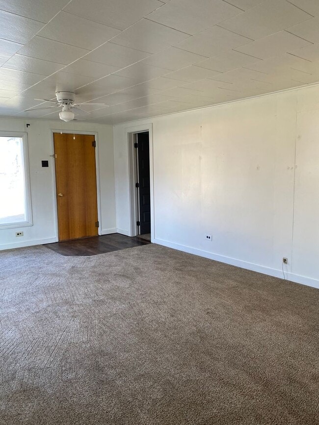 Photo - 1008 Lake Ave