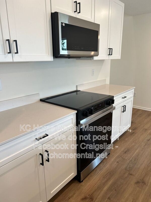 Photo - 8716 SW Edgewater Dr