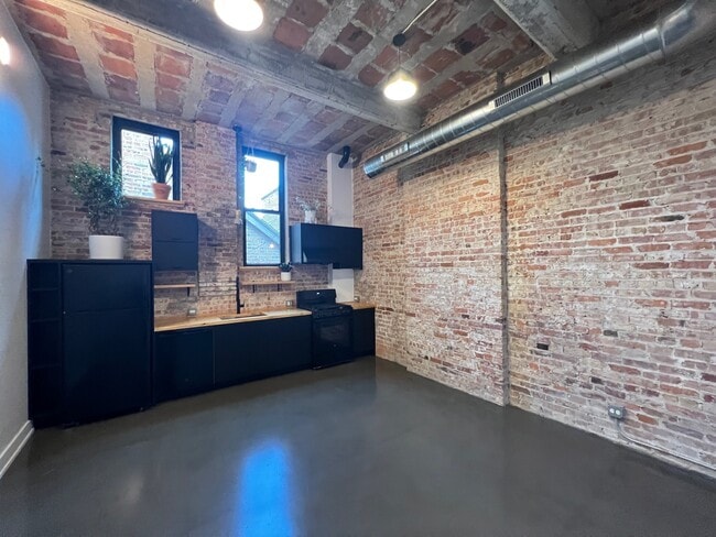 Photo - 1702 W 19th St Unit 3