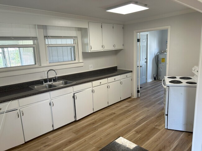 Photo - 3608 7th Ave SW