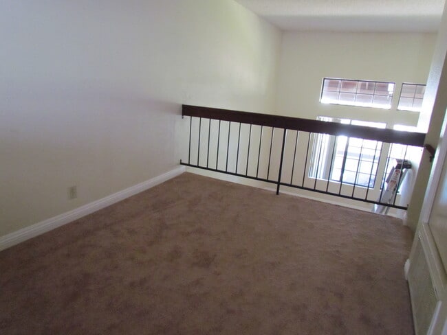 Comedor - 7892 Mission Vista Dr