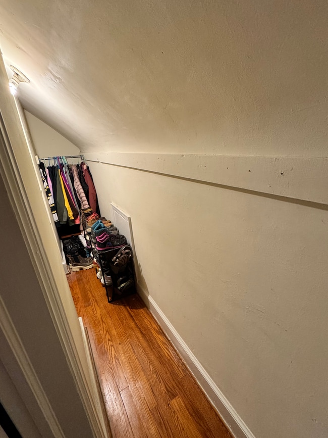 Building Photo - 3626 Blossom St Unit 1