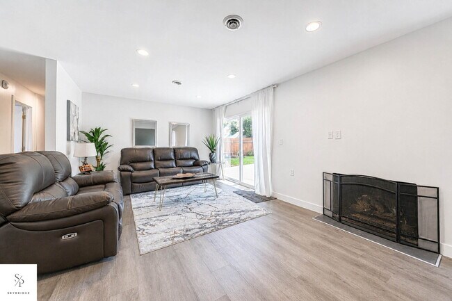 Photo - Furnished 5-Bedroom Home Near the 57 & 60 — Ideal for Roommates or Students