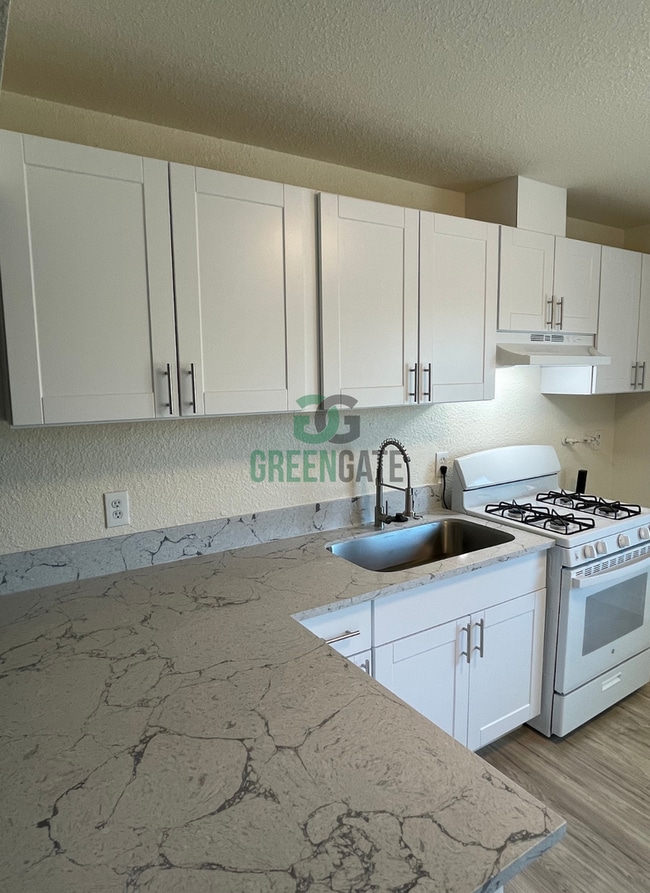 Photo - 325 W H St Unit 325 W H St  C