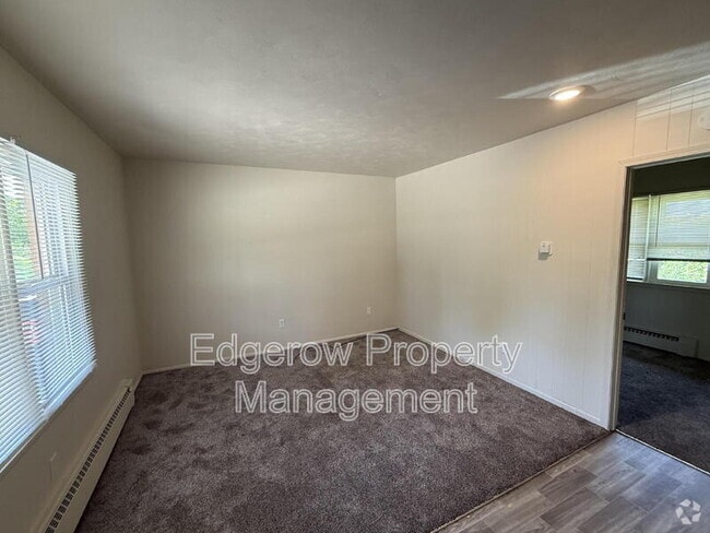 Building Photo - 13827 Ironwood Dr NW Unit Apt 6