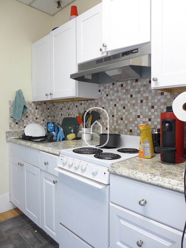 Photo - 869 Beacon St