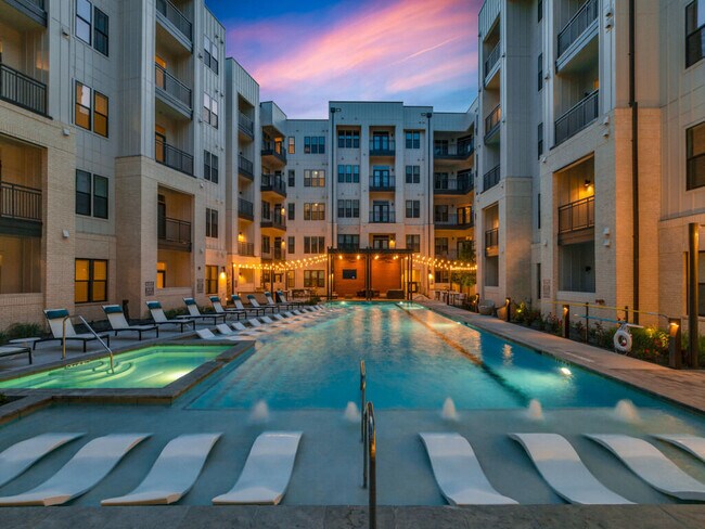 Building Photo - Lenox Oaks Rental