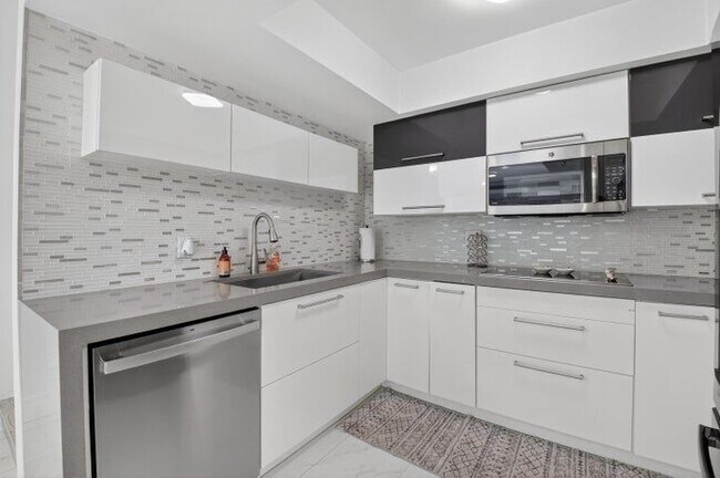 Photo - 4310 Village Dr